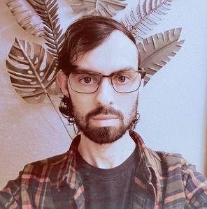 Meet your Posher, Casey